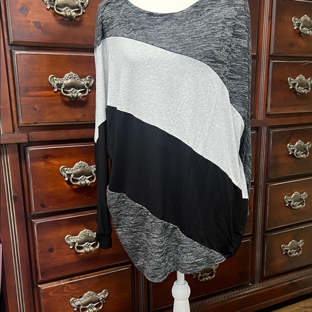 Stylish Gray and Black Women's Tunic Top